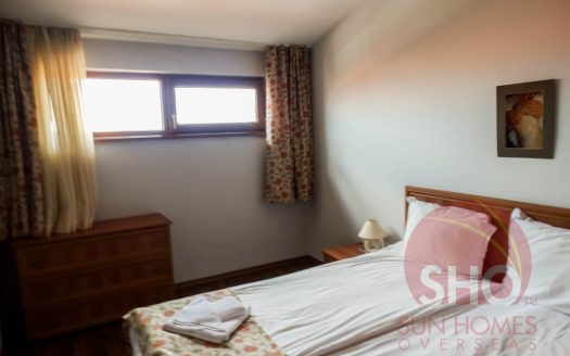 Furnished top floor 1 bed on Evergreen
