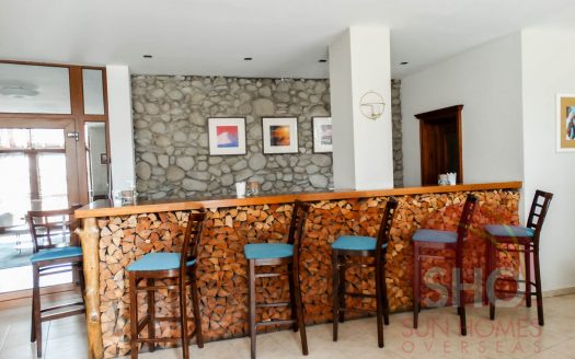 Furnished 2 bed on Mountain Suites