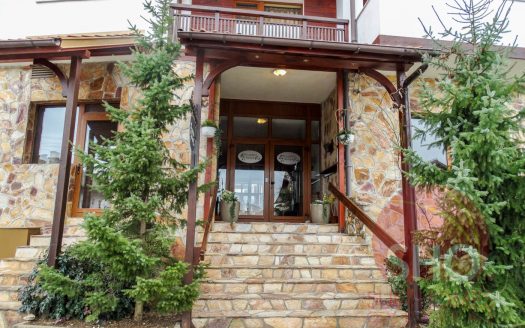 Furnished 2 bed on Mountain Suites