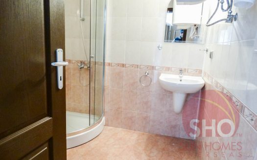 Furnished 2 bed on Mountain Suites
