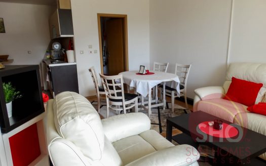 Furnished studio on Aspen Golf