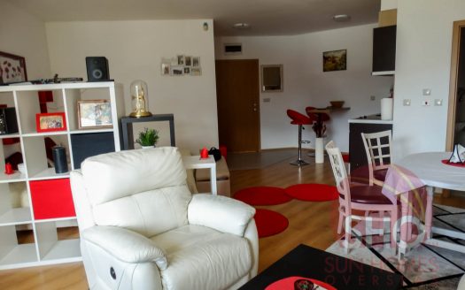 Furnished studio on Aspen Golf