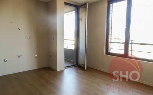 Brand new studio on Cornelia