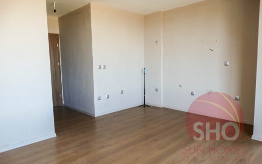 Brand new studio on Cornelia