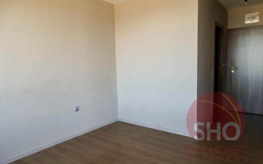 Brand new studio on Cornelia