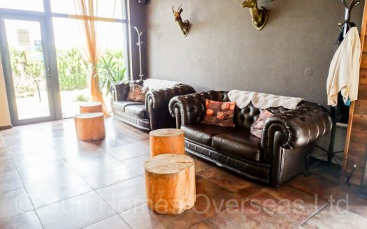 Brand new studio on Cornelia