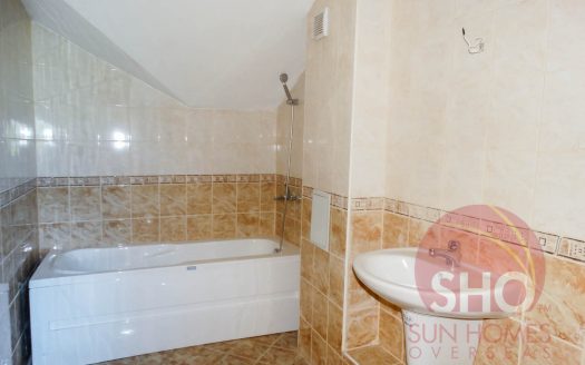 Brand new 2 bed on 3 Mountains