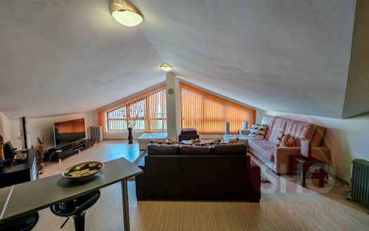 Furnished 2 bed on Phoenix II