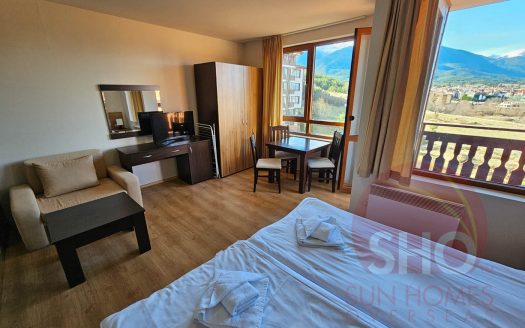 Spacious studio with great views on Panorama