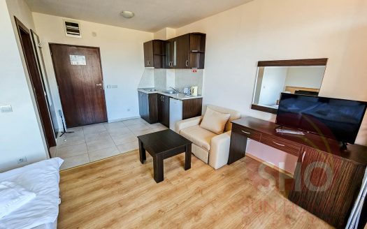 Spacious studio with great views on Panorama