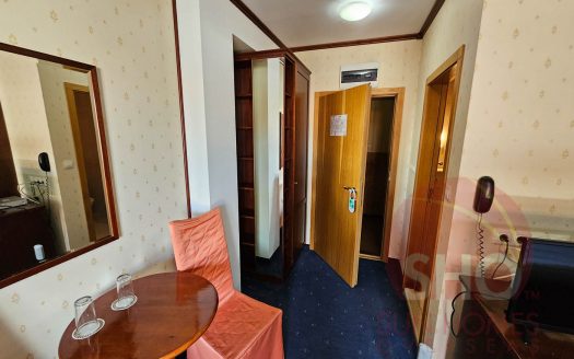 Furnished studio on Friends Hotel -Home
