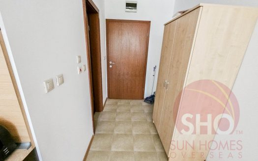 Furnished studio on Aspen Heights