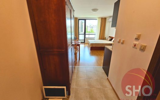Home Furnished studio on Aspen Heights -Home
