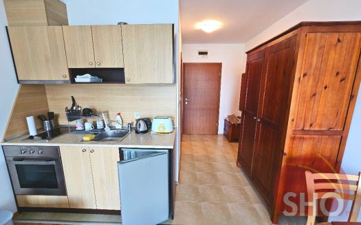 Home Furnished studio on Aspen Heights -Home