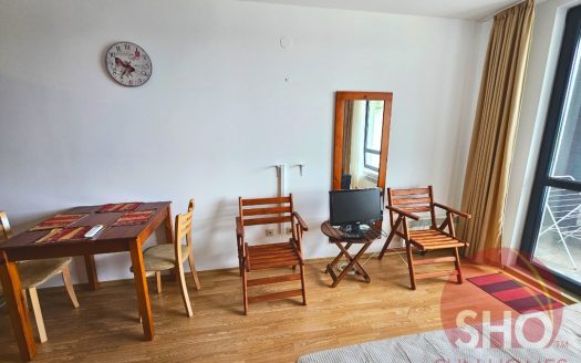 Home Furnished studio on Aspen Heights -Home