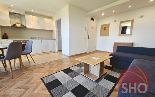 Home Furnished 2 bed on St George’s Palace -Home