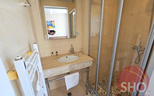 Home Furnished 2 bed on St George’s Palace -Home
