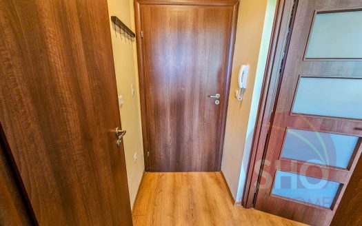 Home Furnished 1 bed on Royal Park -Home