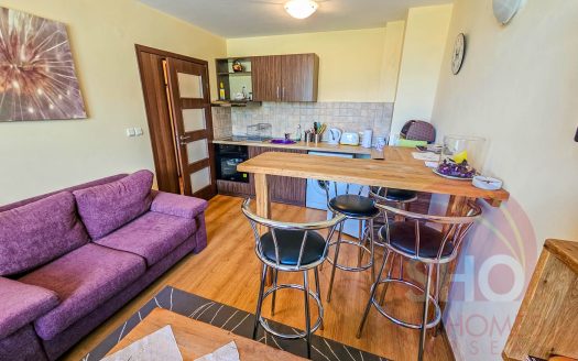 Home Furnished 1 bed on Royal Park -Home