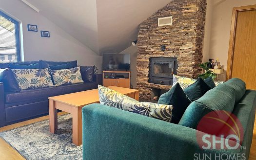 Home Penthouse 2 bed on 3 Mountains -Home